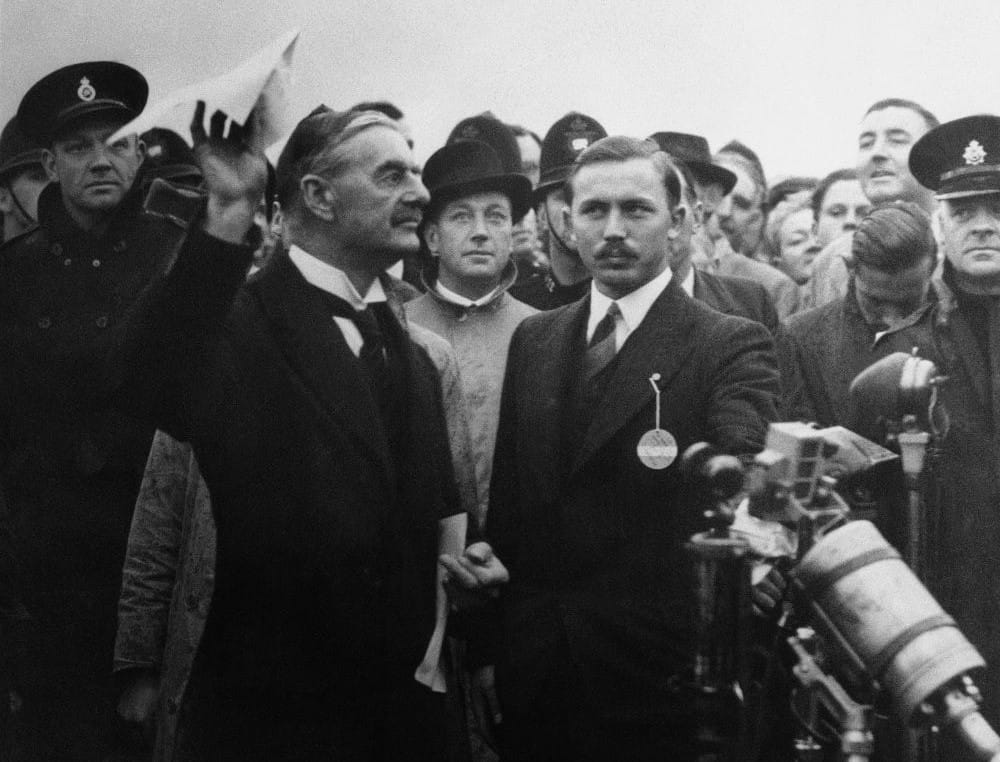 Alaska 2025 có giống Munich 1938 không?