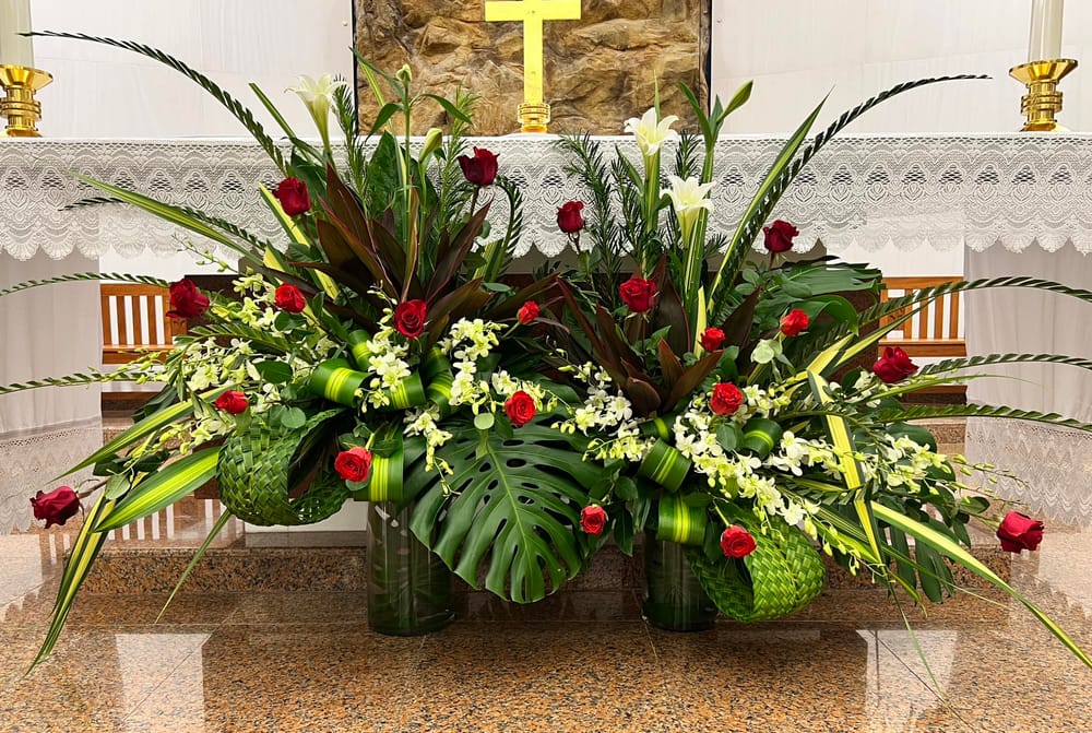 Hoa trong nhà thờ: trang trí cho đã hay cho đẹp?