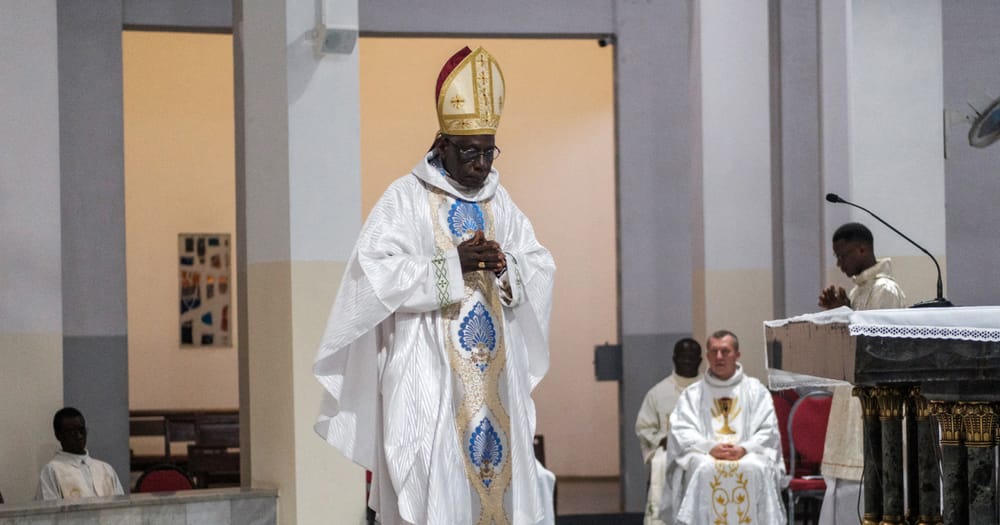 Hồng y Robert Sarah phản ứng việc SSPX dự định tấn phong giám mục trái phép