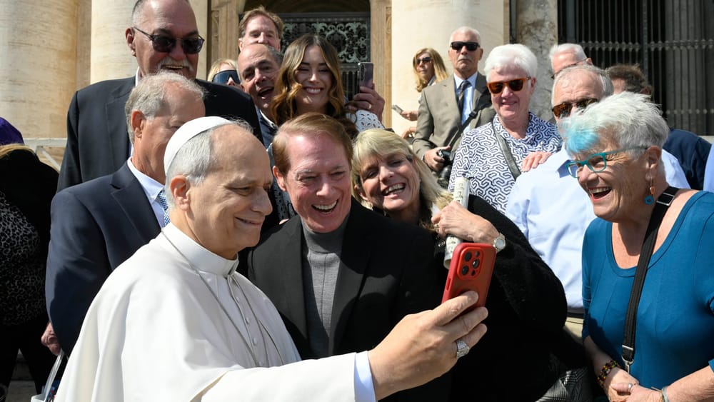 Đức Thánh Cha Lêô XIV hội ngộ cùng những người bạn học lớp 8 năm xưa