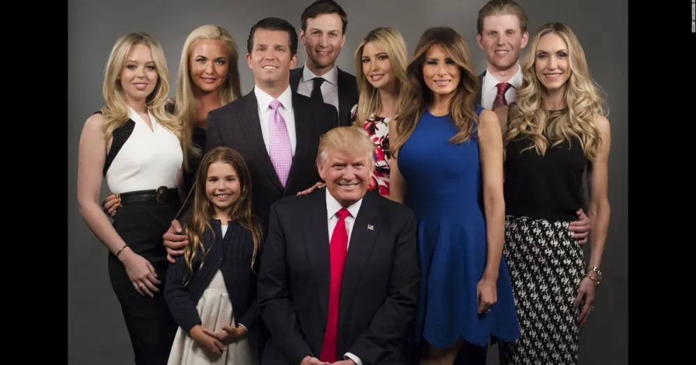 Tổng Thống Donald Trump - Vợ và các con theo Công Giáo hay Tin Lành?