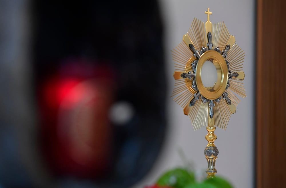 Cử hành sáng kiến "24 giờ cho Chúa", các nhà thờ sẽ mở cửa cho tín hữu chầu Thánh Thể và xưng tội