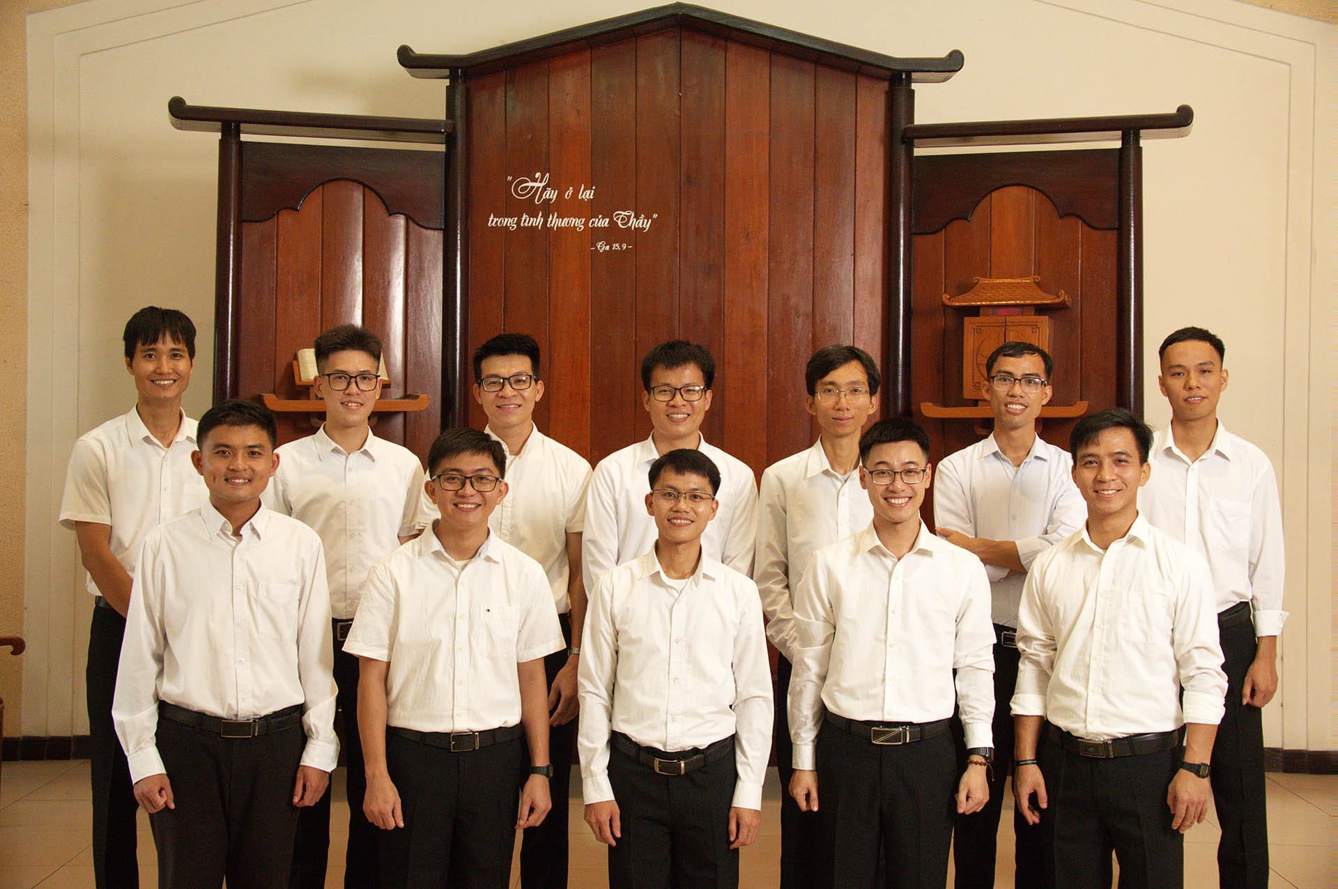12 Tân Khấn Sinh Dòng Tên Việt Nam Tuyên Khấn Lần Đầu