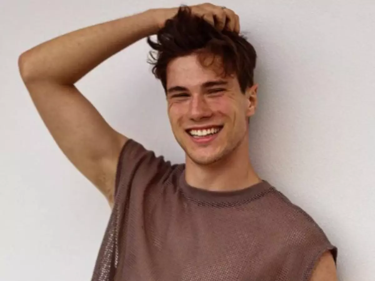 TỪ SÀN DIỄN THỜI TRANG ĐẾN CON ĐƯỜNG CHỦNG VIỆN CỦA EDOARDO SANTINI