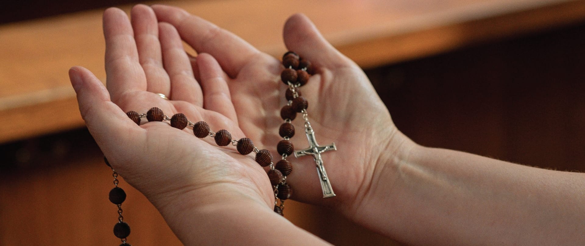 Cách Lần Hạt Mân Côi