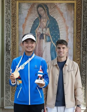 Hai tay vợt nổi tiếng với lòng sùng kính Đức Trinh Nữ Maria