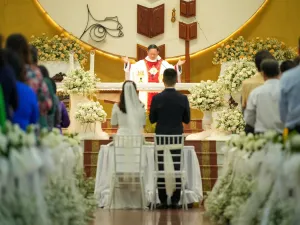 Giáo hội cần phản ứng chủ động về sự suy giảm "đáng báo động" của hôn nhân Công Giáo.