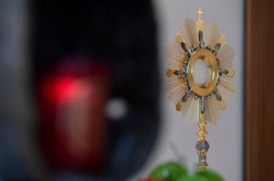 Cử hành sáng kiến "24 giờ cho Chúa", các nhà thờ sẽ mở cửa cho tín hữu chầu Thánh Thể và xưng tội