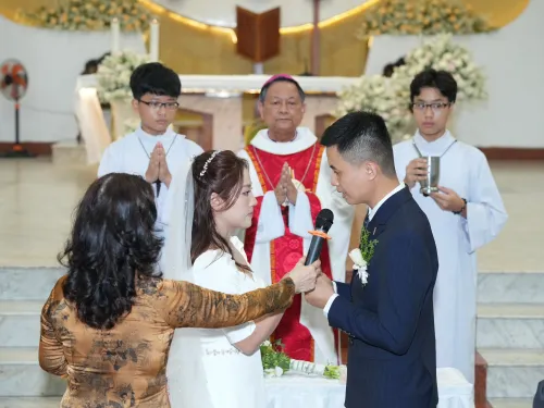 Tìm hiểu về Bí tích hôn phối Công Giáo