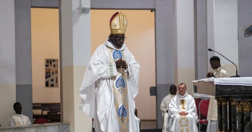 Hồng y Robert Sarah phản ứng việc SSPX dự định tấn phong giám mục trái phép