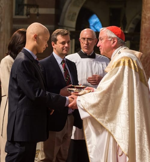 Vatican xem xét mở án tuyên thánh cho sinh viên đại học người Anh qua đời vì ung thư