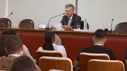 Giáo dân cũng có thể làm Chủ tịch Ủy ban Giáo hoàng Quốc gia Thành Vatican