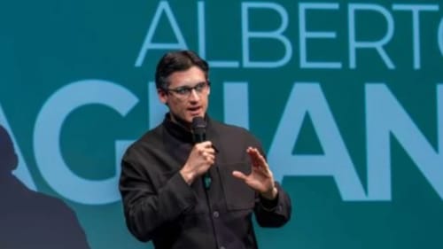 Vì sao một số linh mục “nổi tiếng” trên mạng xã hội đã rời bỏ chức linh mục?