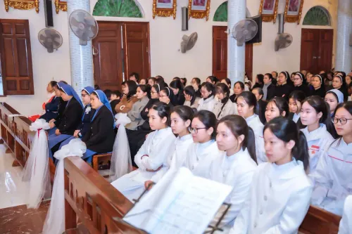 Thấy gì từ thống kê số tân tòng rửa tội năm 2025 của Tổng Giáo phận Hà Nội?