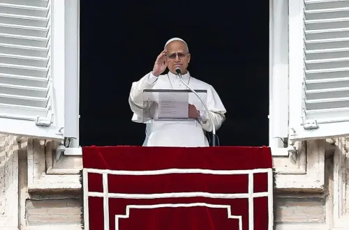 Đức Thánh Cha và các Giám mục Mỹ kêu gọi cầu nguyện cho hòa bình sau khi chiến tranh bùng nổ ở Iran