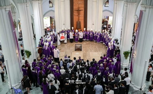 Vì sao giám mục, hồng y thường được an táng trong nhà thờ?