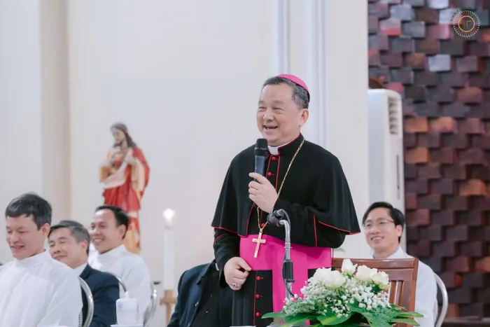 Giáo Phận Bắc Ninh: Ba Giáo Hạt “Song Bắc Nội” Mừng Lễ Tất Niên Và Chúc Tết Đức Cha Giuse